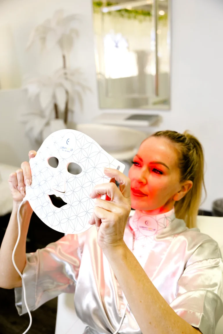 LED Red Light Therapy: How It Works for Glowing Skin